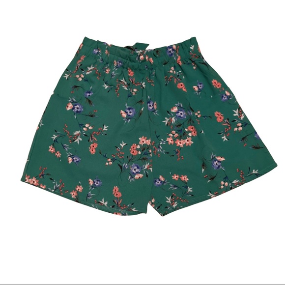 Knit Works Green Floral Tie Shorts - Picture 2 of 4